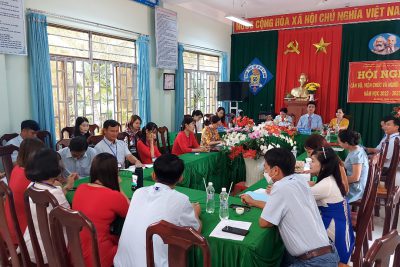 Ngày 13/10/2022, tại Hội trường THCS Ea Bung, Lãnh đạo và Ban Chấp hành Công đoàn cơ sở đã phối hợp tổ chức Hội nghị cán bộ, viên chức và người lao động năm học 2022 – 2023 nhằm kiểm điểm kết quả thực hiện Nghị quyết Hội nghị cán bộ, công chức năm 2021-2022 và phương hướng, nhiệm vụ năm 2022-2023.